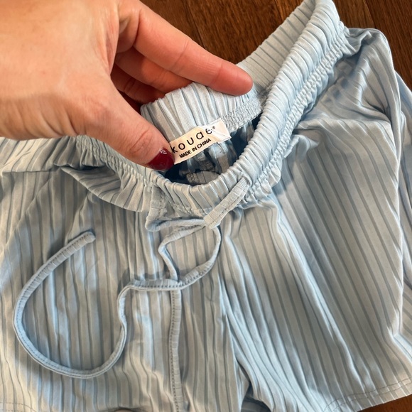 NWT Silky Pajama Set with Robe in Light Blue - Picture 2 of 8